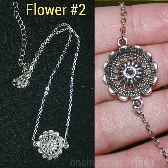 Flower Choker/Collar Necklace - Picture 4 of 5